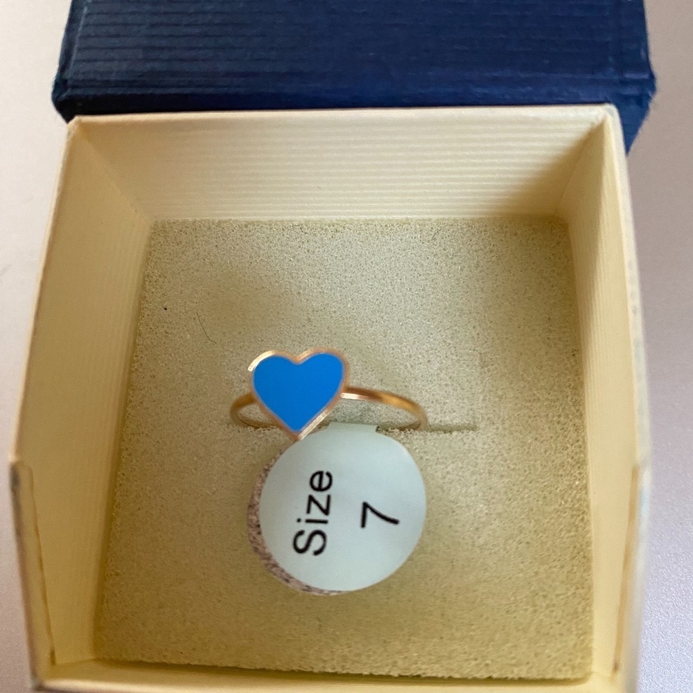 NWT ITALIAN RING 14K SOLID YELLOW GOLD SIZE 7 WITH HEART BLUE.